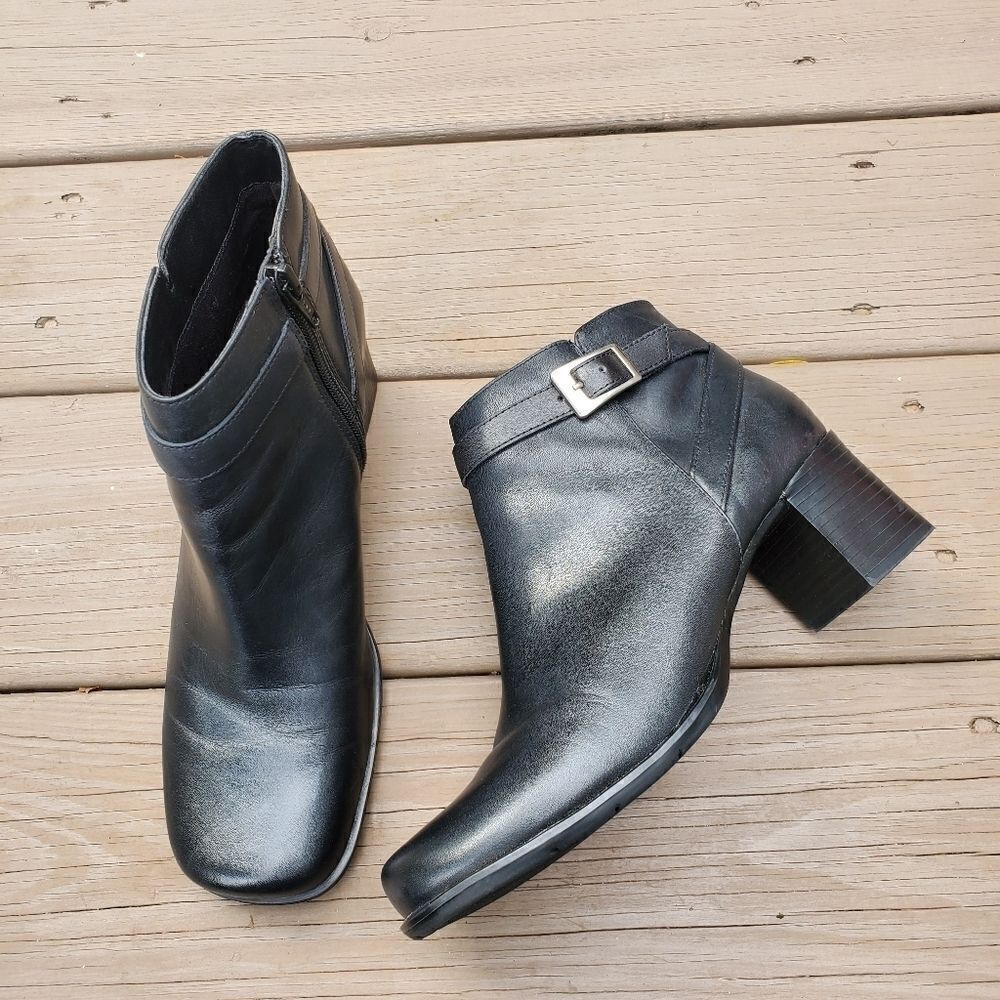 Vintage 90s y2k Square Toe Chunky Heel Black Leather Heeled Ankle Boots‎ Booties
